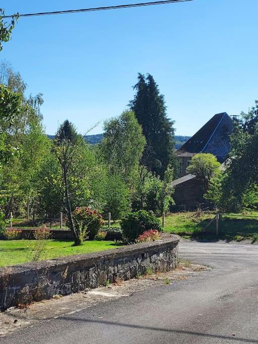 Vila Le Courtil Gite Rural Bièvre Exteriér fotografie